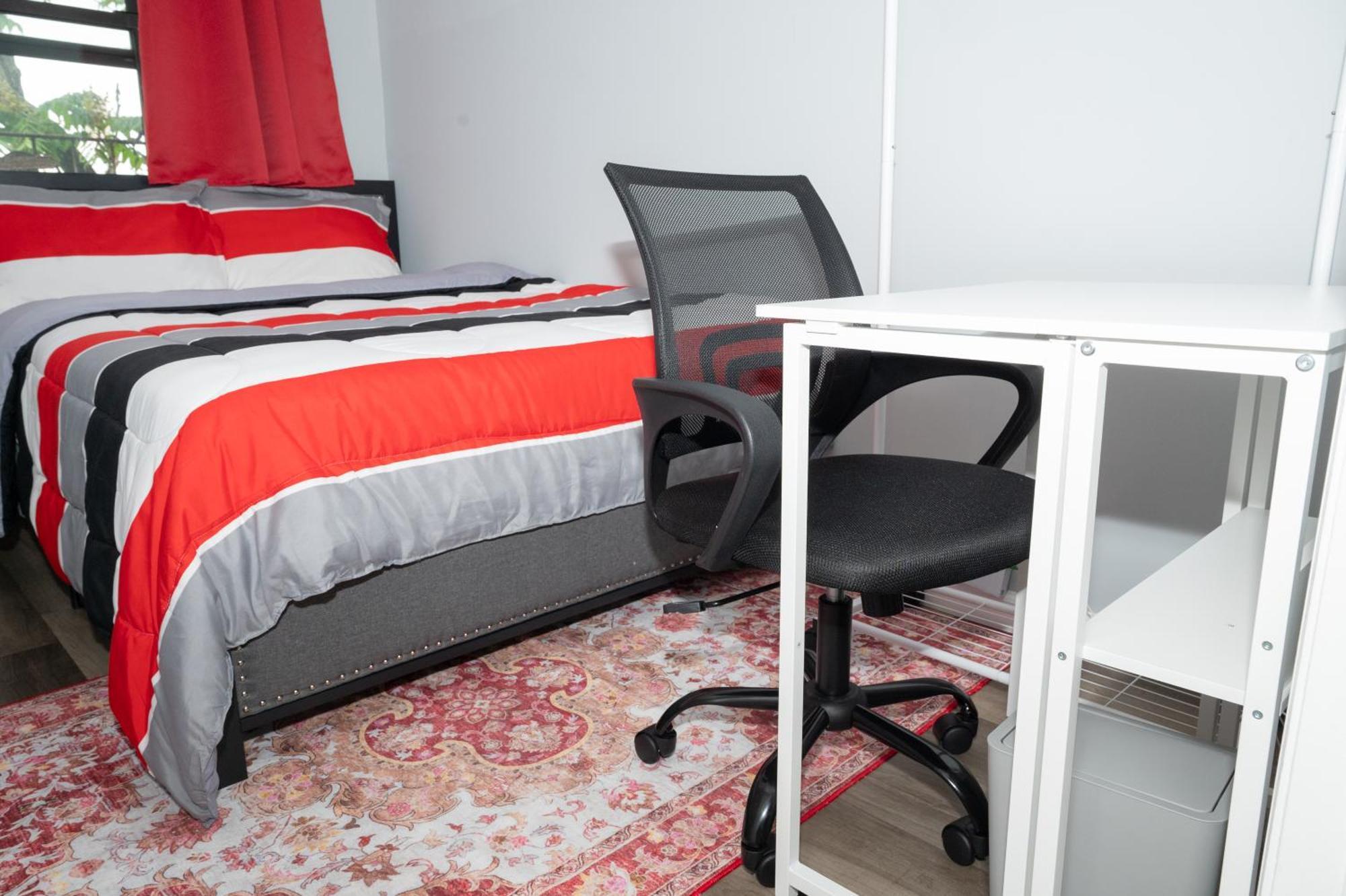 Accommodatie bij particulieren Ruby At Brighton 2-min Walk To Ocean & Subway Chic