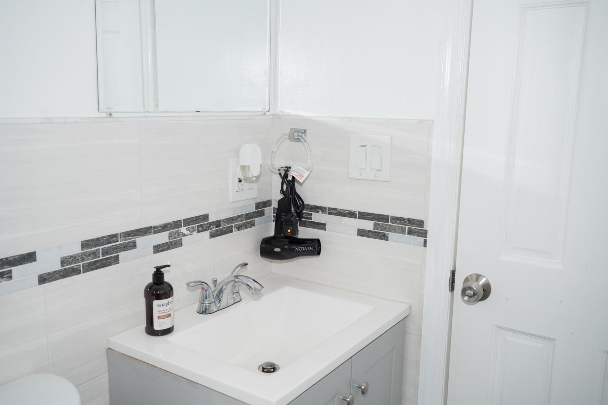 Ruby At Brighton 2-min Walk To Ocean & Subway Chic Accommodatie bij particulieren New York